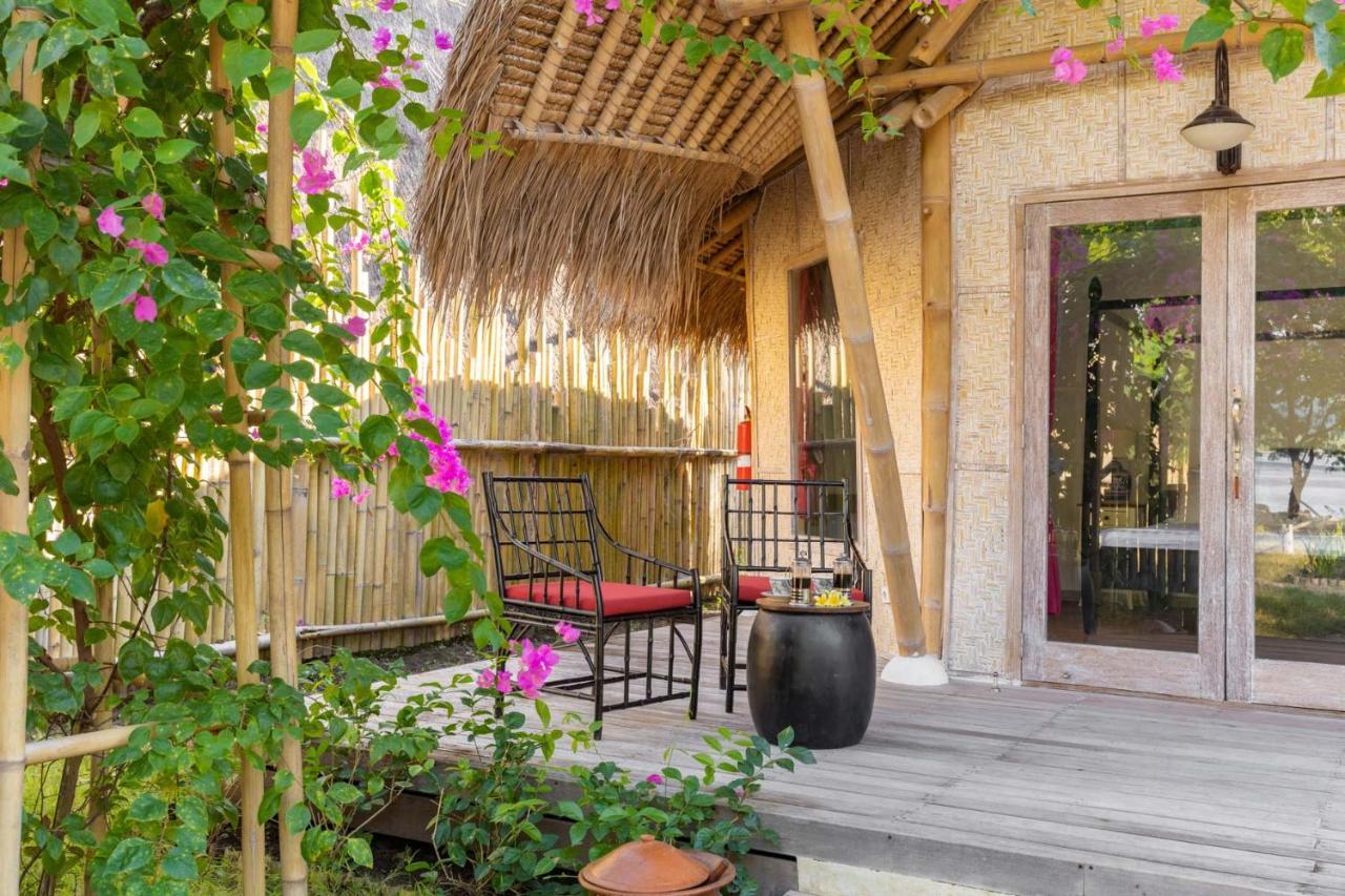 Amahelia Luxury Resort & Restaurant - 길리 아사한 외부 사진