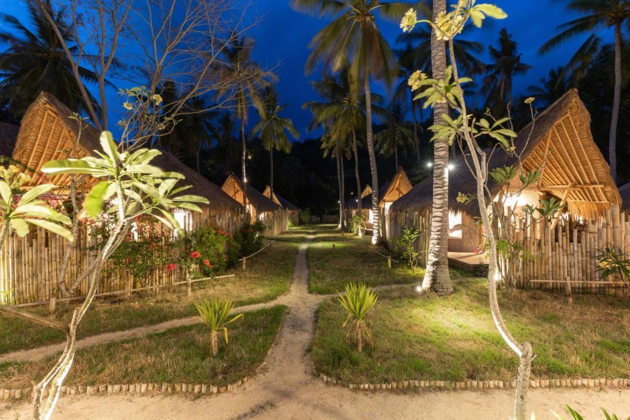 Amahelia Luxury Resort & Restaurant - 길리 아사한 외부 사진