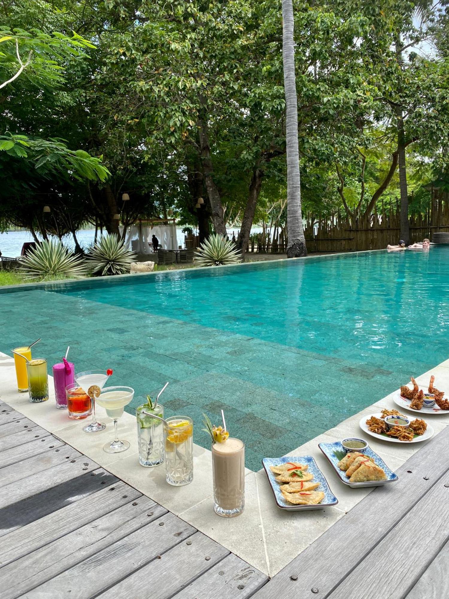 Amahelia Luxury Resort & Restaurant - 길리 아사한 외부 사진